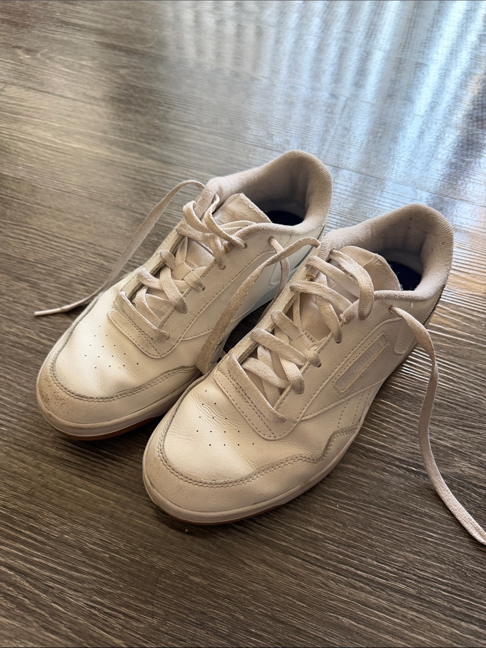 Classic Reebok Vintage Casual White Sneakers